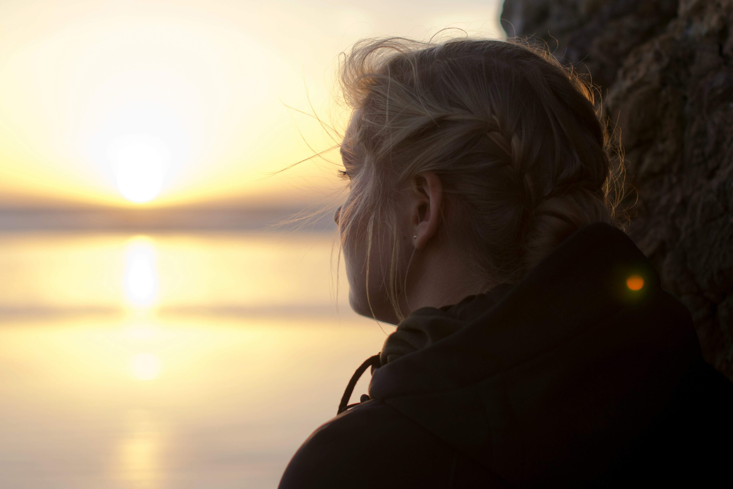 woman looking to the horizon